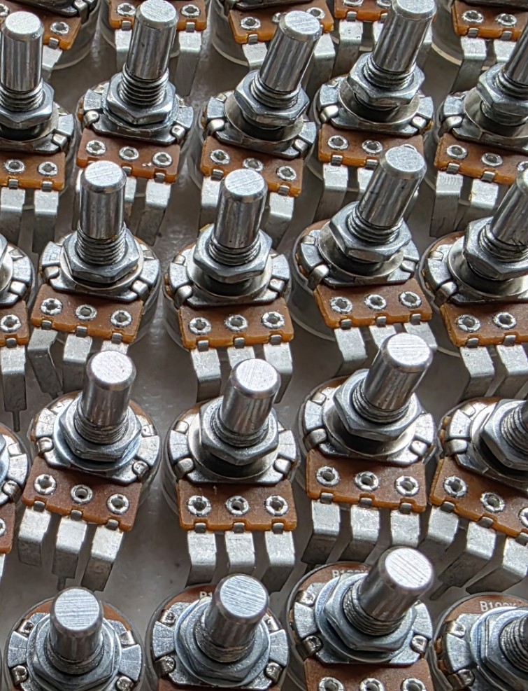 (118x)Bulk Potentiometers Exstock / test units etc